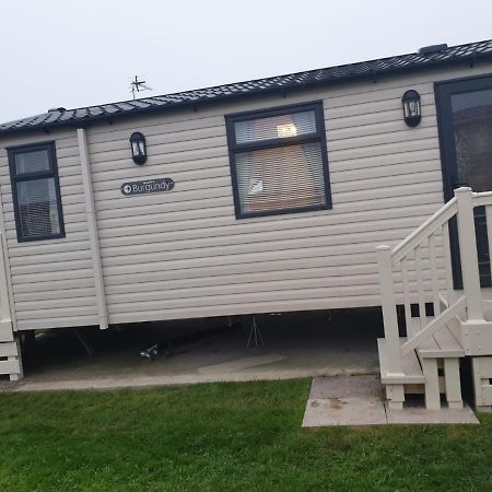 Swift Burgundy Apartment Prestatyn Exterior foto