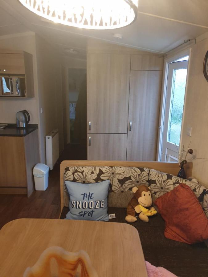Swift Burgundy Apartment Prestatyn Exterior foto