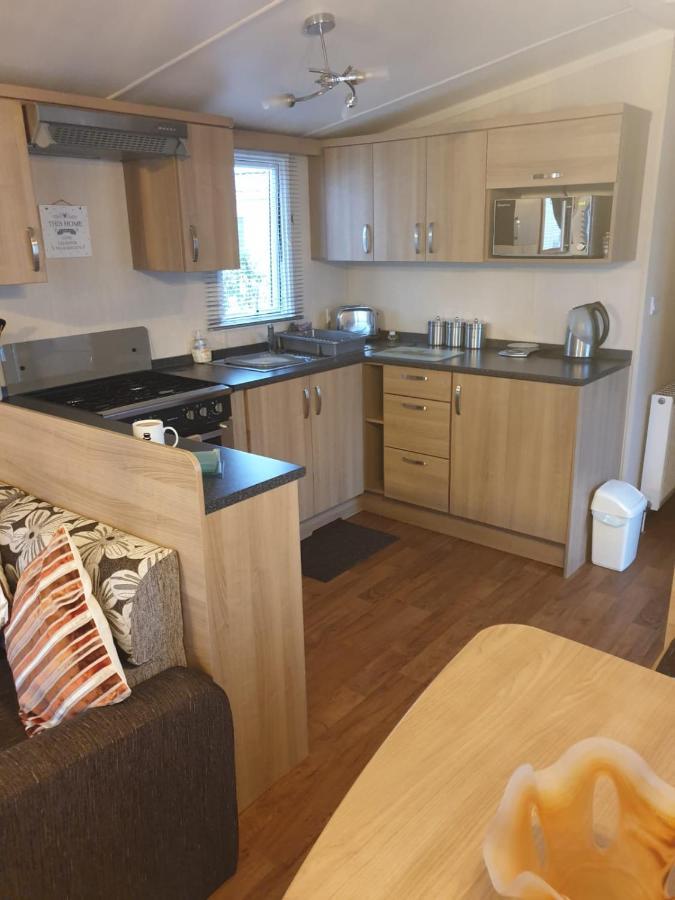 Swift Burgundy Apartment Prestatyn Exterior foto