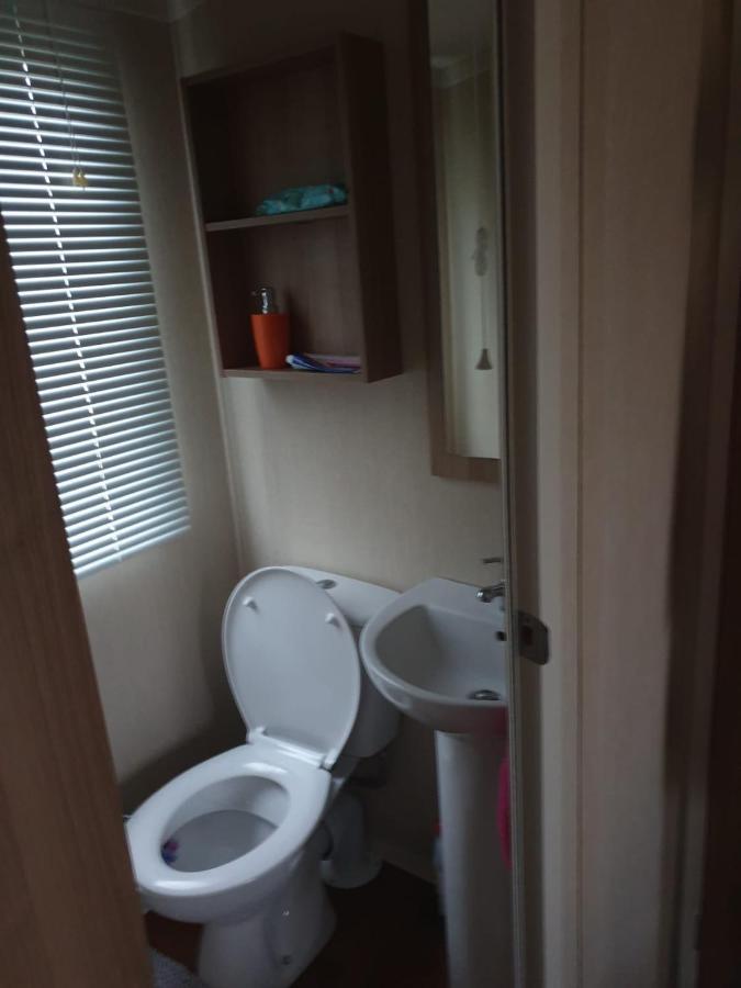 Swift Burgundy Apartment Prestatyn Exterior foto