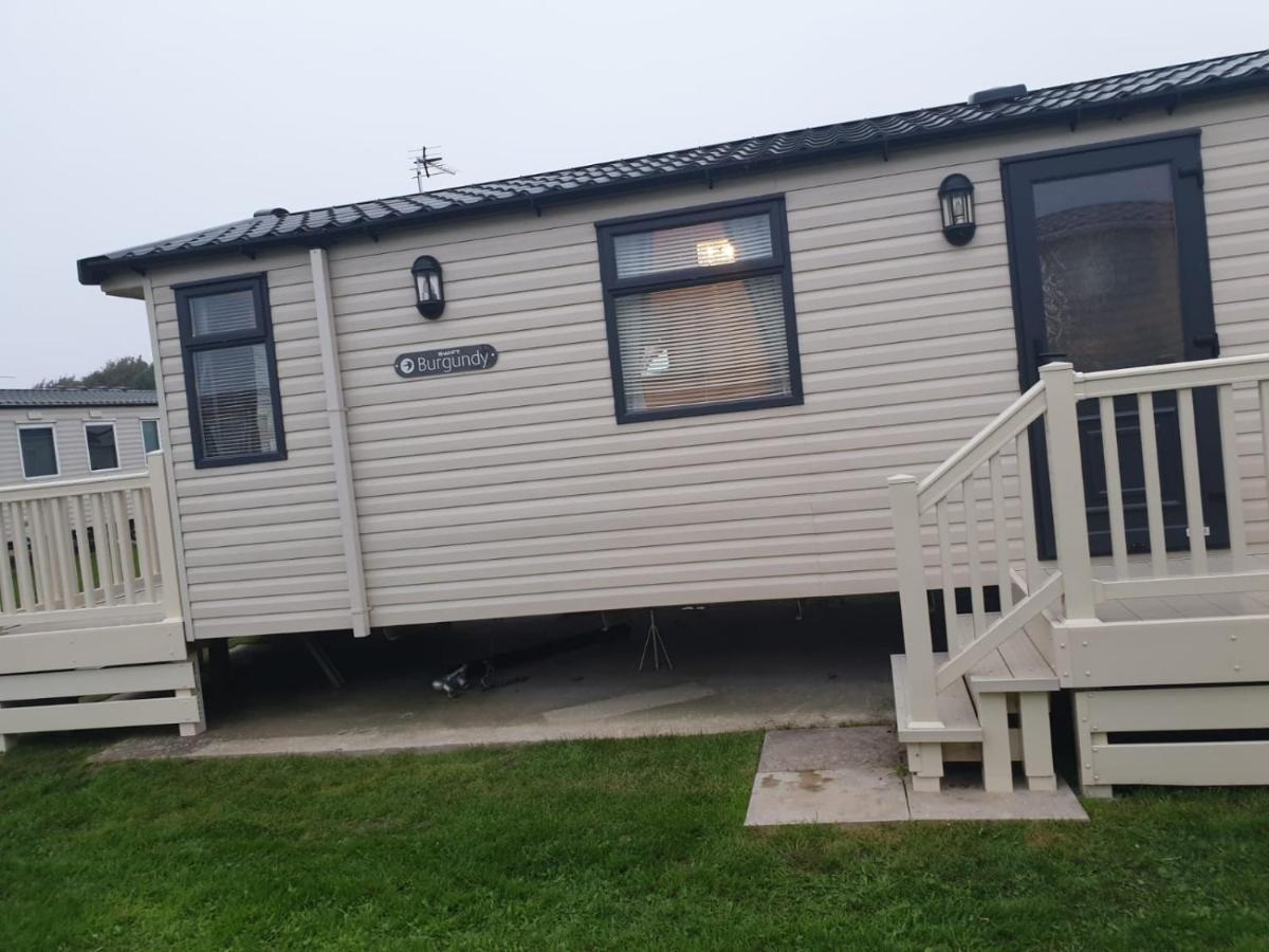 Swift Burgundy Apartment Prestatyn Exterior foto